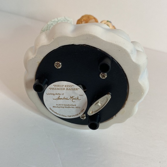 Angel Musical Figurine -First Kiss - Picture 11 of 12